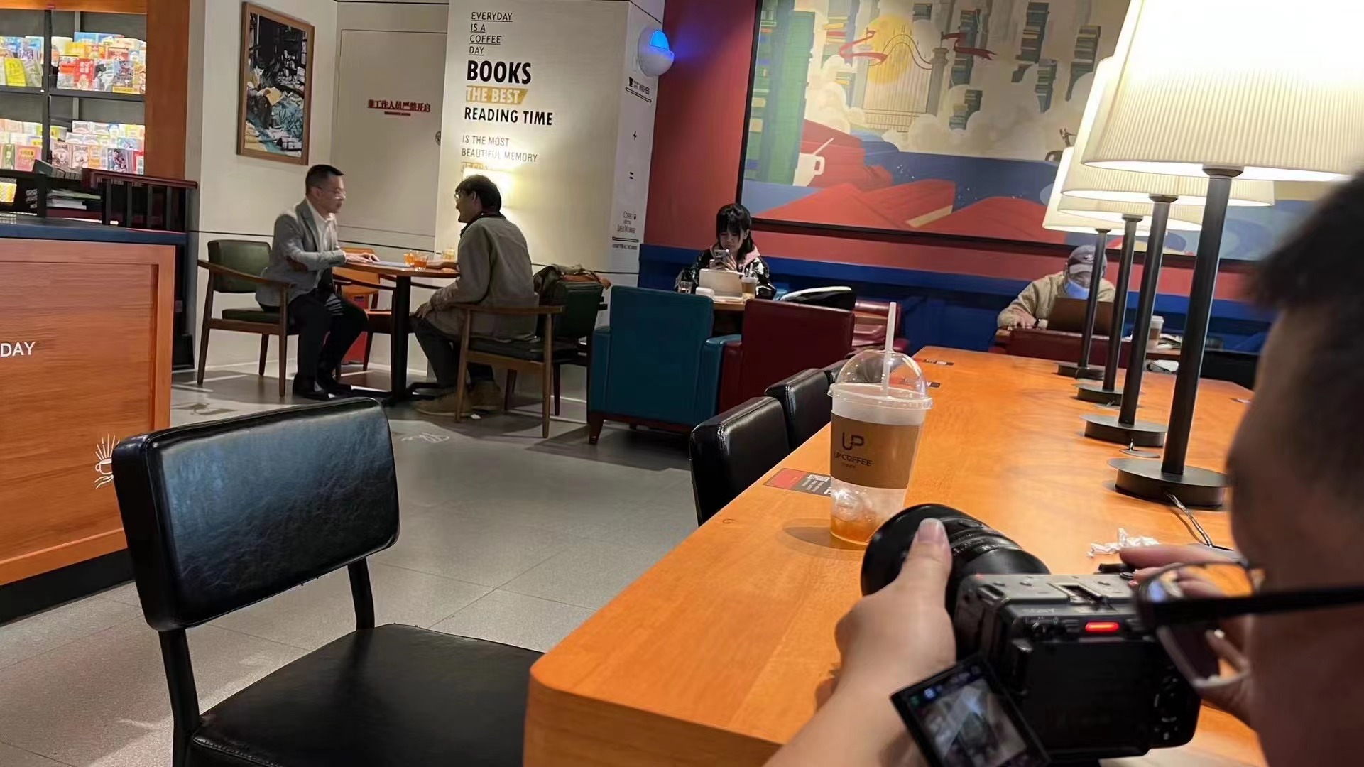 天南海北，順動廣告拍攝老百姓創(chuàng)業(yè)故事 