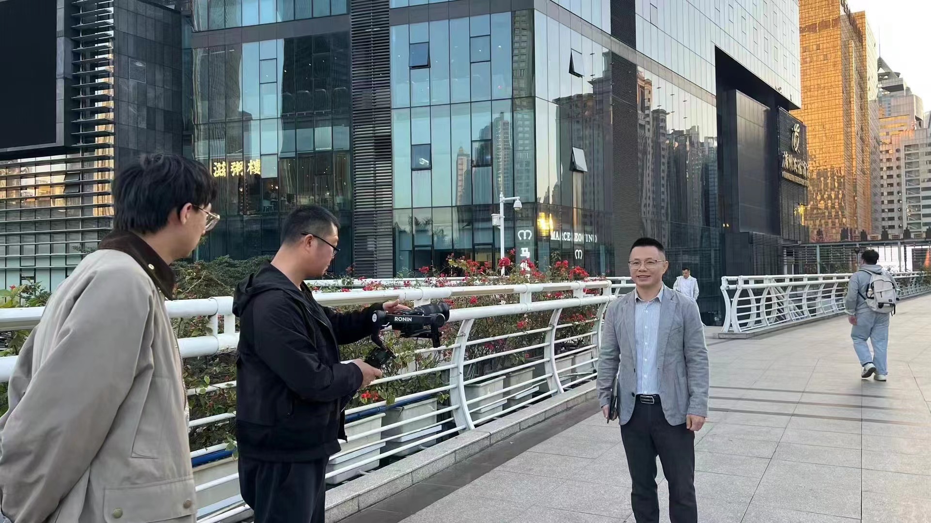 天南海北，順動廣告拍攝老百姓創(chuàng)業(yè)故事 