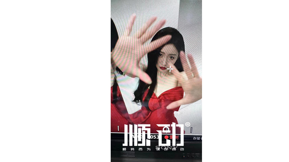 順動(dòng)拍攝張?zhí)鞇哿謨?nèi)廣告片花絮