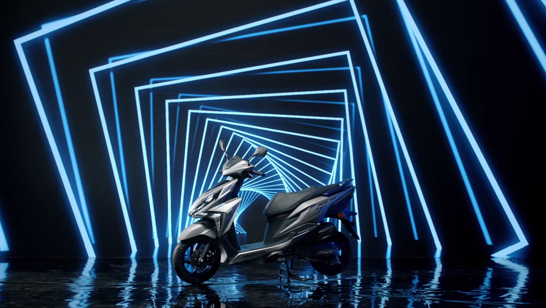 順動(dòng)新作│時(shí)尚裂變，颯風(fēng)而行，本田RX125摩托車震撼出街